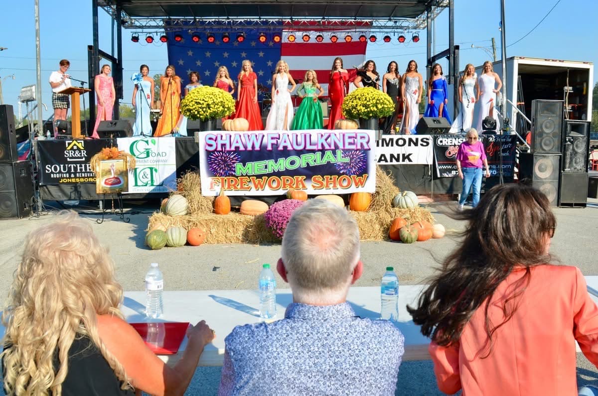 Main Stage and 2024 Teen contestants
