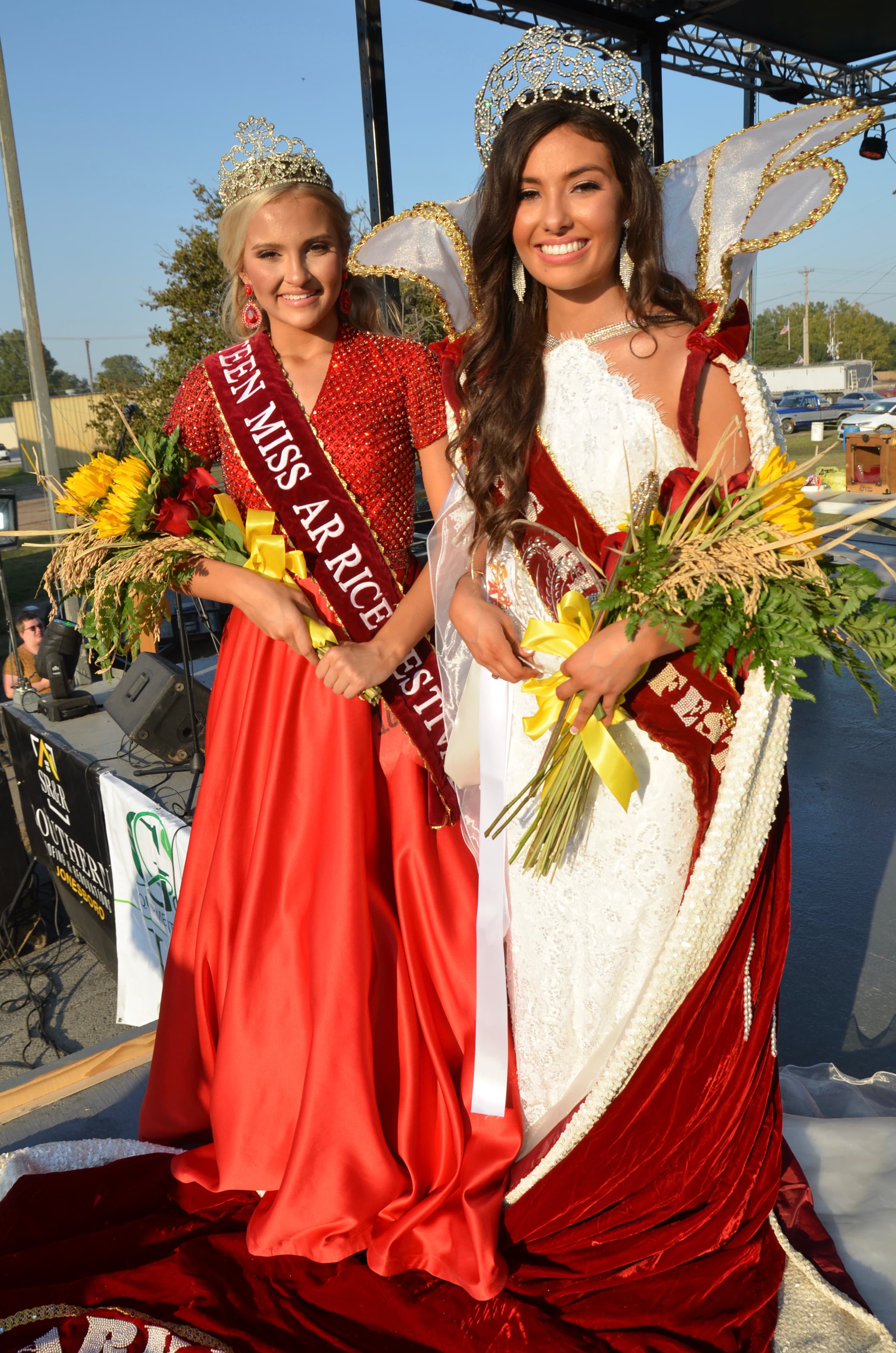 Miss Queen Ansley Dawson and Teen Queen Reese Oguin