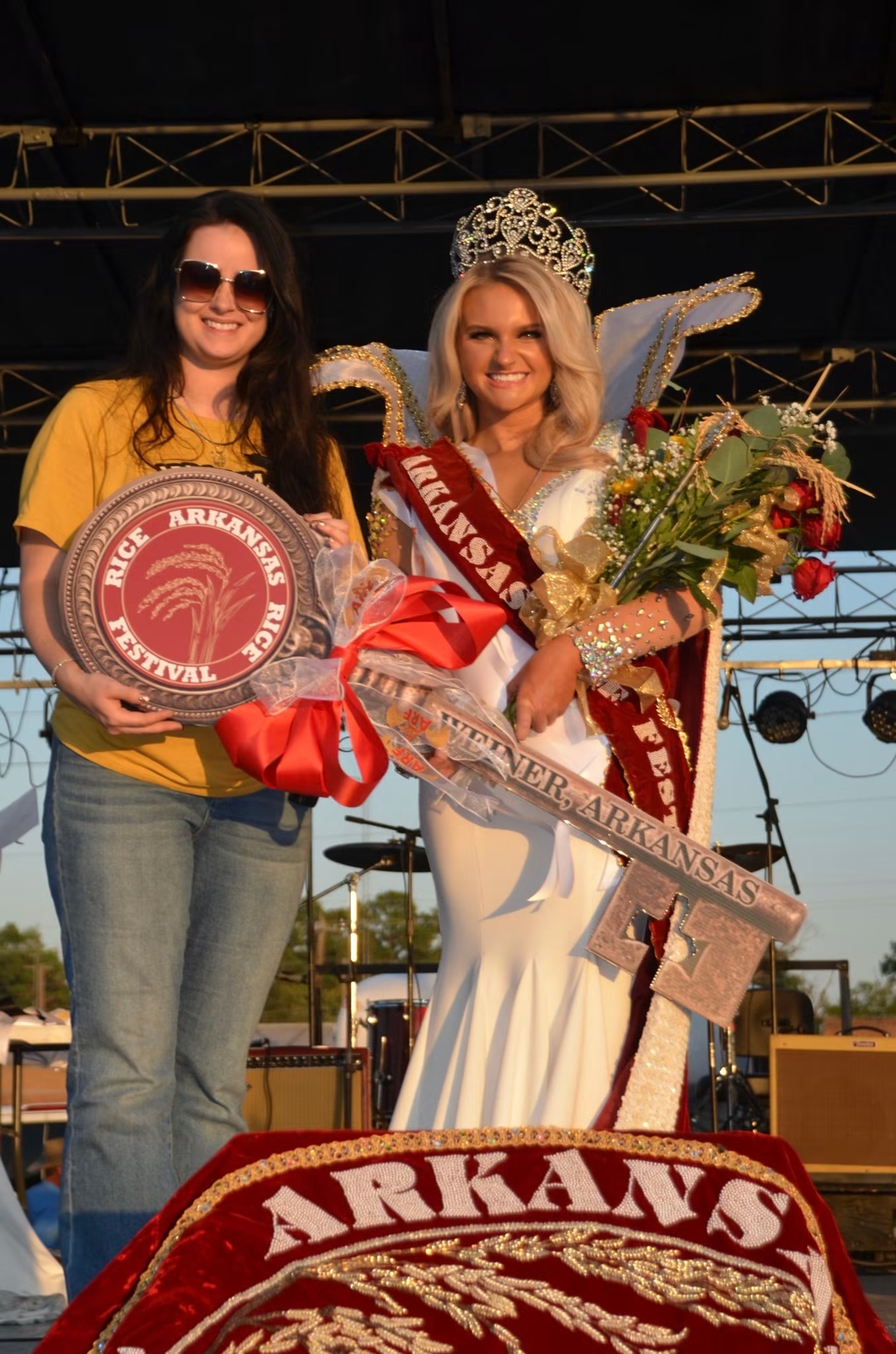 49th Queen Maggie Brinsfield receiving the Key to the City of Weiner